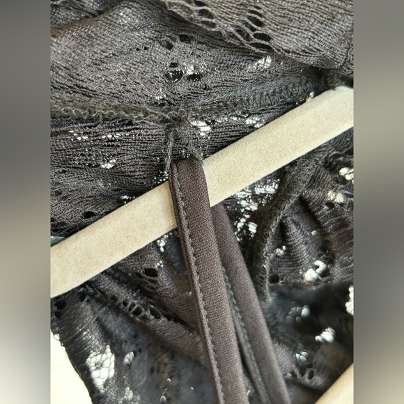 EUC wild fable Elegant Black Lace Long Sleeve Top in Size Medium - Picture 8 of 11